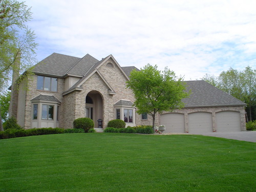 Lakeshore Opportunity in Southwest Metro